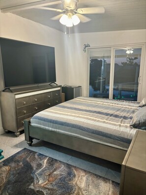 3 slaapkamers, een strijkplank/strijkijzer, gratis wifi, beddengoed