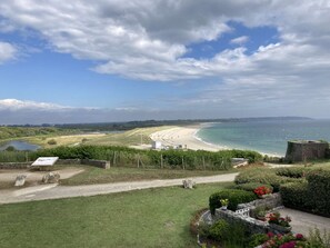 Beach nearby - T3 mezzanine sea view for rent for 4/6 people (ARZON)