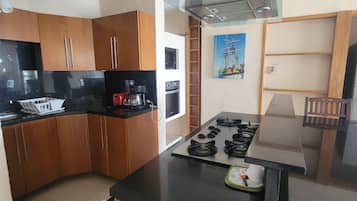 Fridge, microwave, oven, stovetop