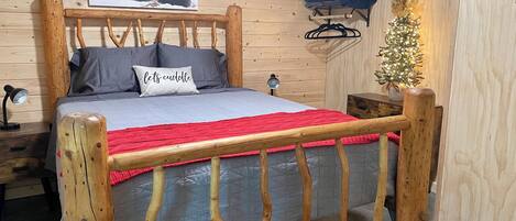 1 slaapkamer, een strijkplank/strijkijzer, gratis wifi, beddengoed