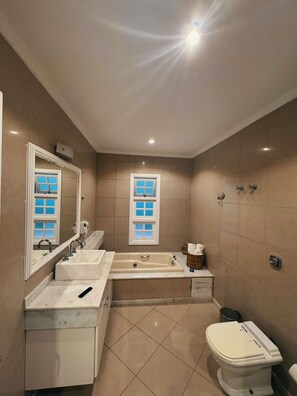 Hair dryer, towels - LUNA Hotel Boutique (Guarujá)