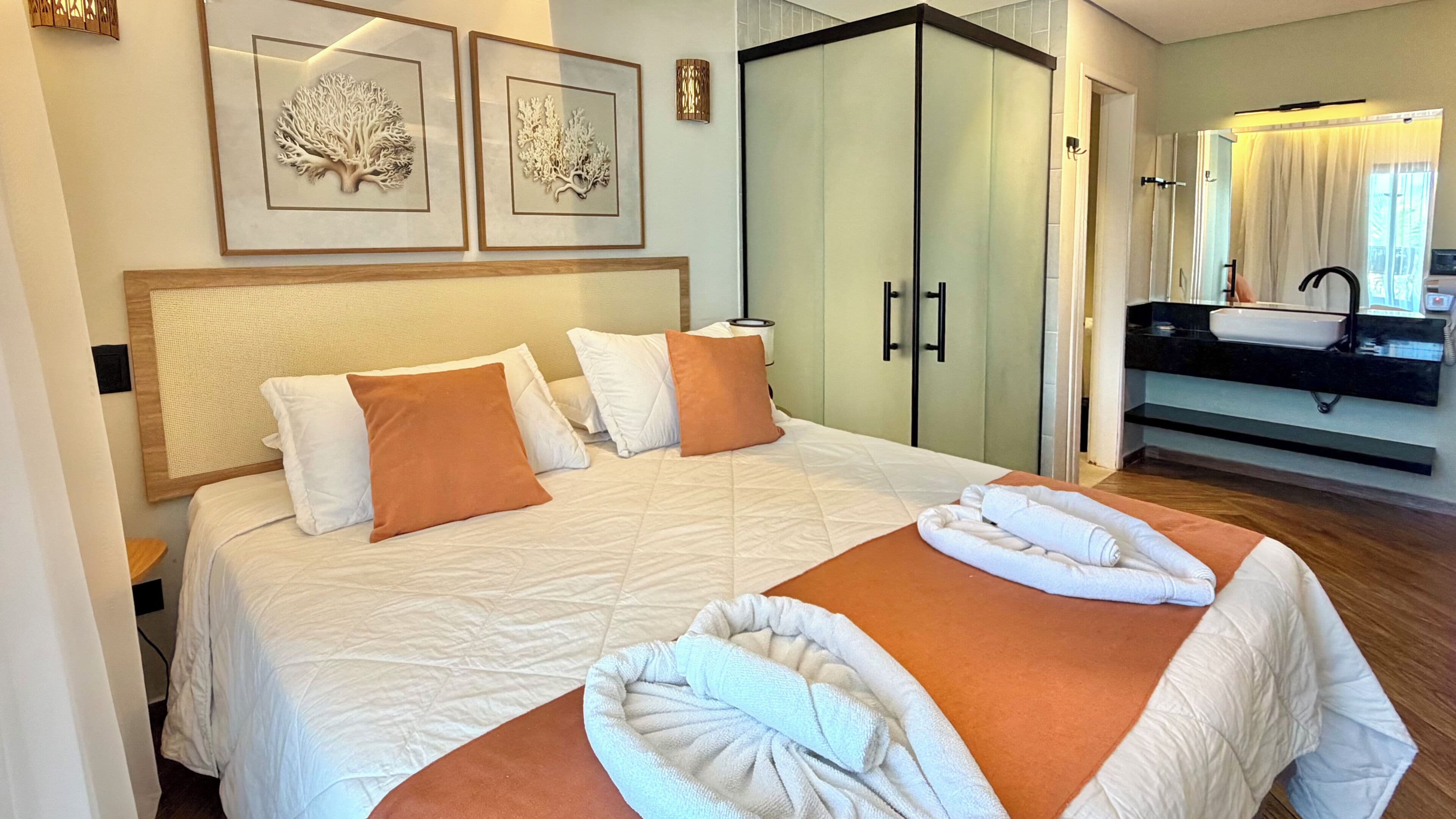 Free WiFi, bed sheets