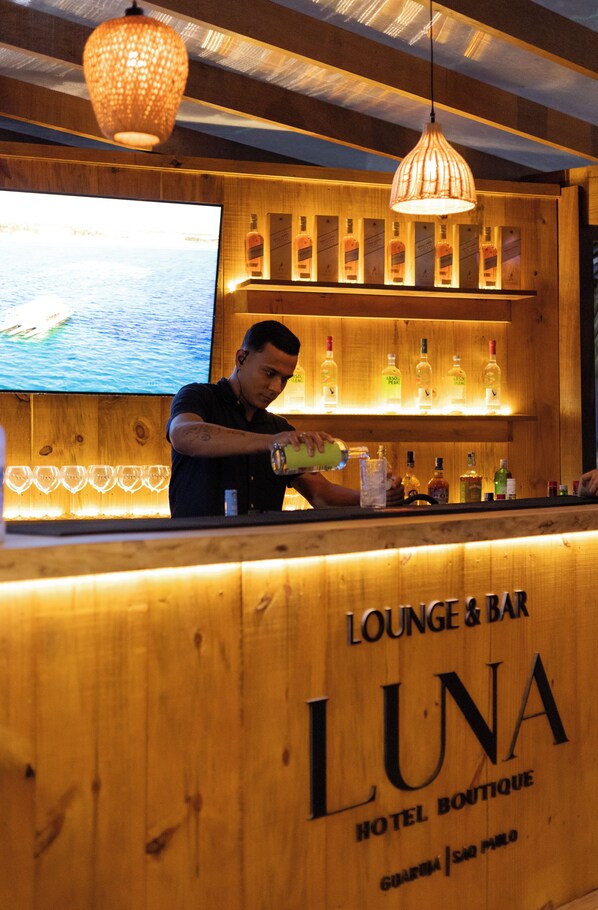 Bar (on property) - LUNA Hotel Boutique (Guarujá)
