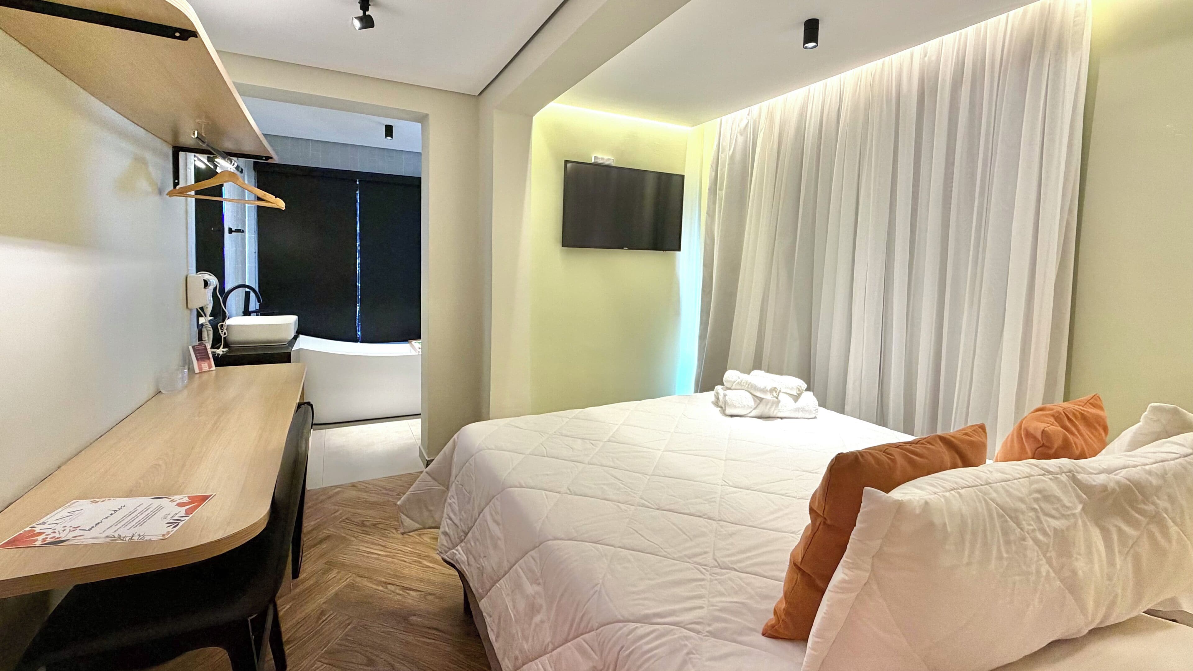 Free WiFi, bed sheets