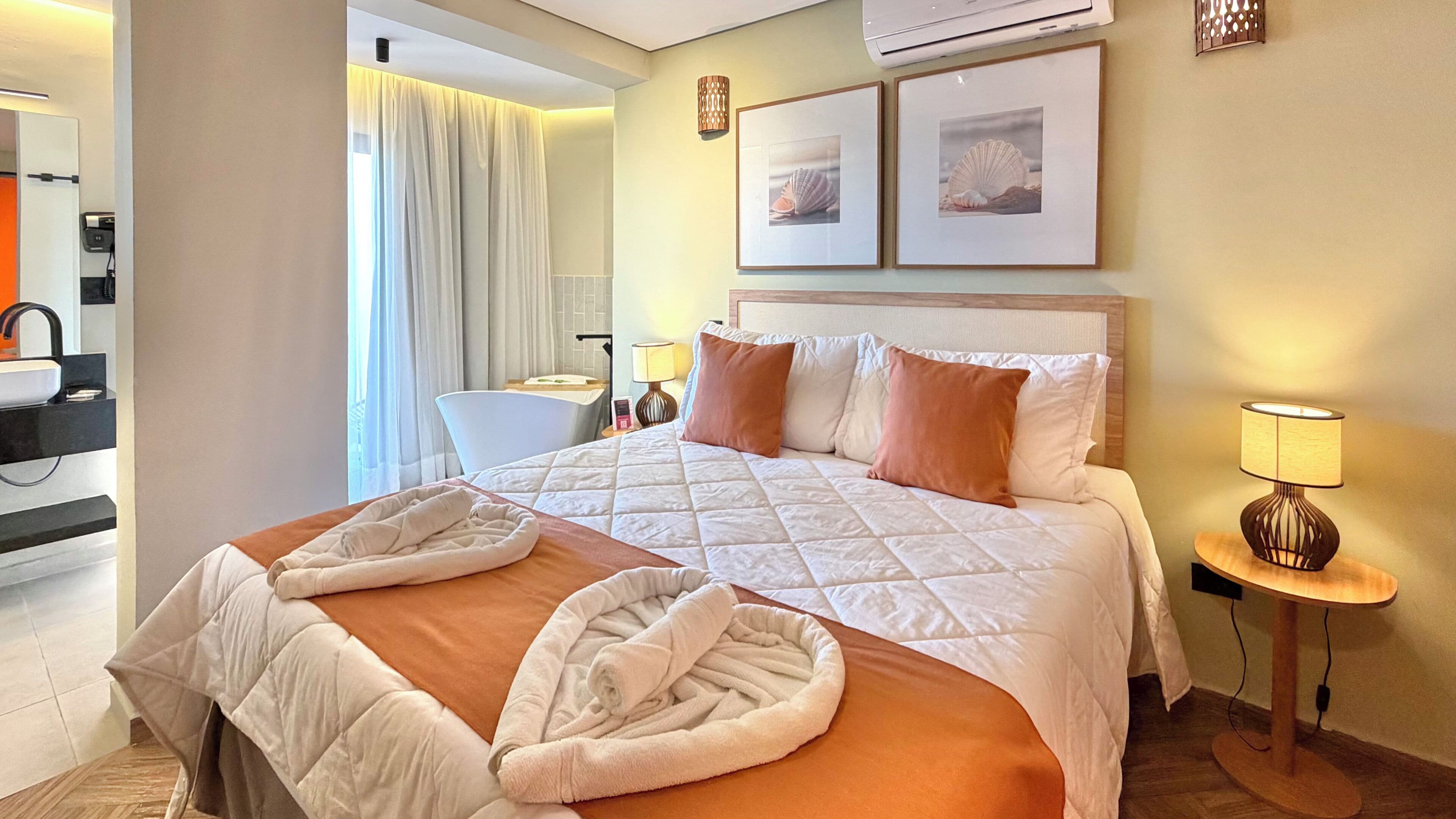 Free WiFi, bed sheets