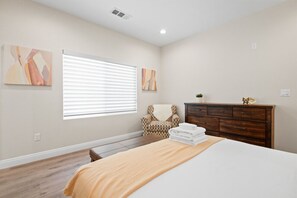 2 chambres, bureau, fer et planche à repasser, Wi-Fi gratuit