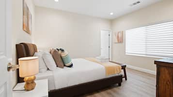 2 bedrooms, desk, iron/ironing board, free WiFi