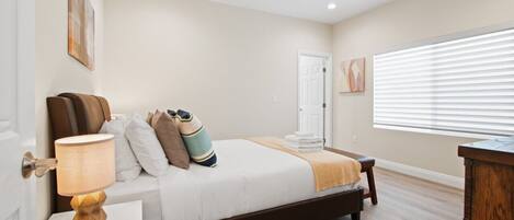 2 bedrooms, desk, iron/ironing board, free WiFi