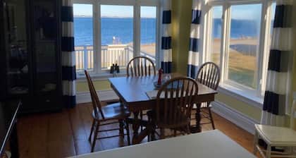 Oceanfront 3-Bedroom Captain's House