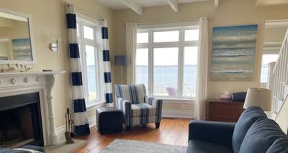 Oceanfront 3-Bedroom Captain's House