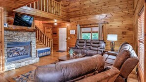 Smart TV, chimenea, futbolito