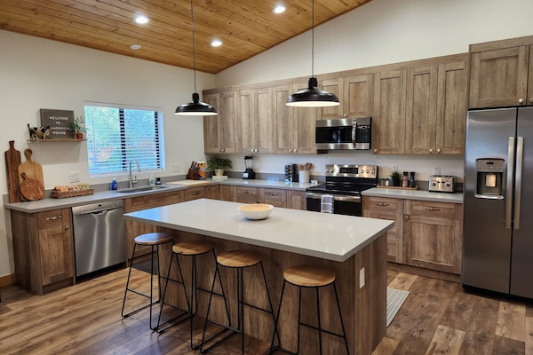 Refrigerador, microondas, horno, placa de cocina