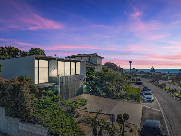Parking - Modern Luxury Home w/ Sweeping Ocean Views & Indoor Pool/Spa (Redondo Beach)