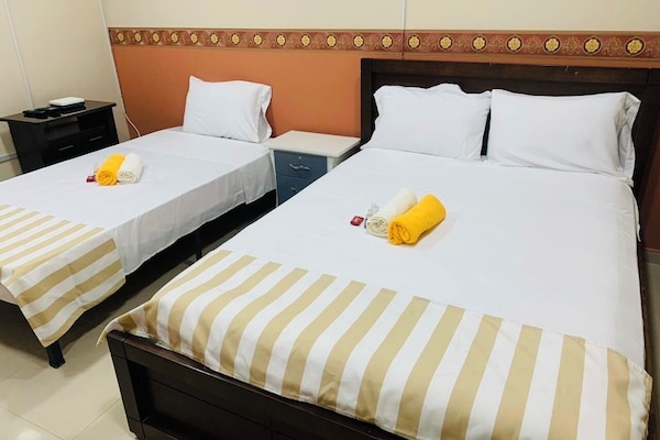 Phòng dành cho gia đình | 1 phòng ngủ, bàn, khu vực làm việc phù hợp cho laptop