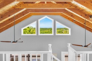 Interior - Secluded Tropical Retreat: 60' Dock, Large Pool, World-Class Fishing & Lobster (Big Pine Key)