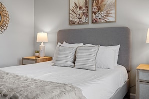 3 bedrooms, iron/ironing board, free WiFi, bed sheets - Weekday Savings! 3BR Stay Close to Downtown (Cartersville)