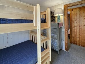 4 chambres, bureau, fer et planche à repasser, Wi-Fi gratuit