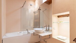 Bidet - Fabulous residence overlooking Piazza Erbe (Verona)