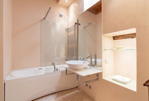 Bidet - Fabulous residence overlooking Piazza Erbe (Verona)
