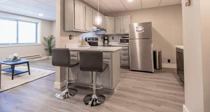 Urban Woods Retreat | In the Heart of Downtown