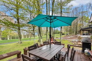 Outdoor dining - Mountain Home on Beautiful Golf Course (Beech Mountain)