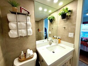 Shower, hair dryer, towels, soap - SURFSIDE ESCAPE: NEW MODERN RENO, Partial Ocean View, Heated Pool, Pet Friendly (South Padre Island)