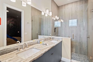 Shower, hair dryer, towels