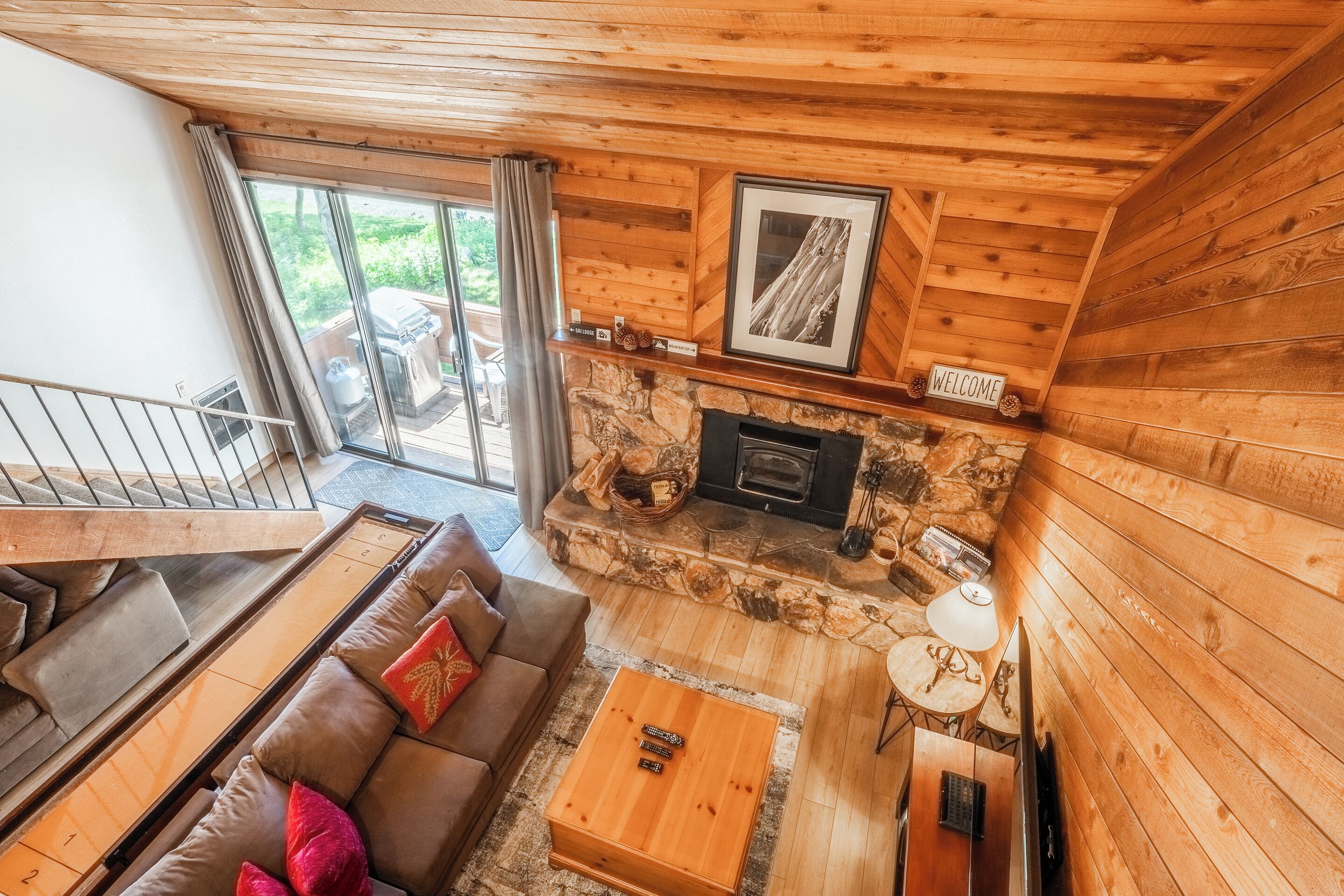 Smart TV, fireplace, DVD player