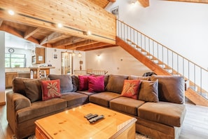 Smart TV, fireplace, DVD player