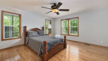 3 chambres, fer et planche à repasser, accès au Wi-Fi (inclus)