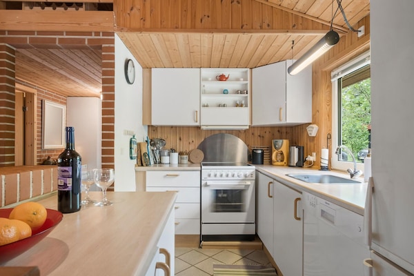 Een koelkast, een kookplaat, een vaatwasser