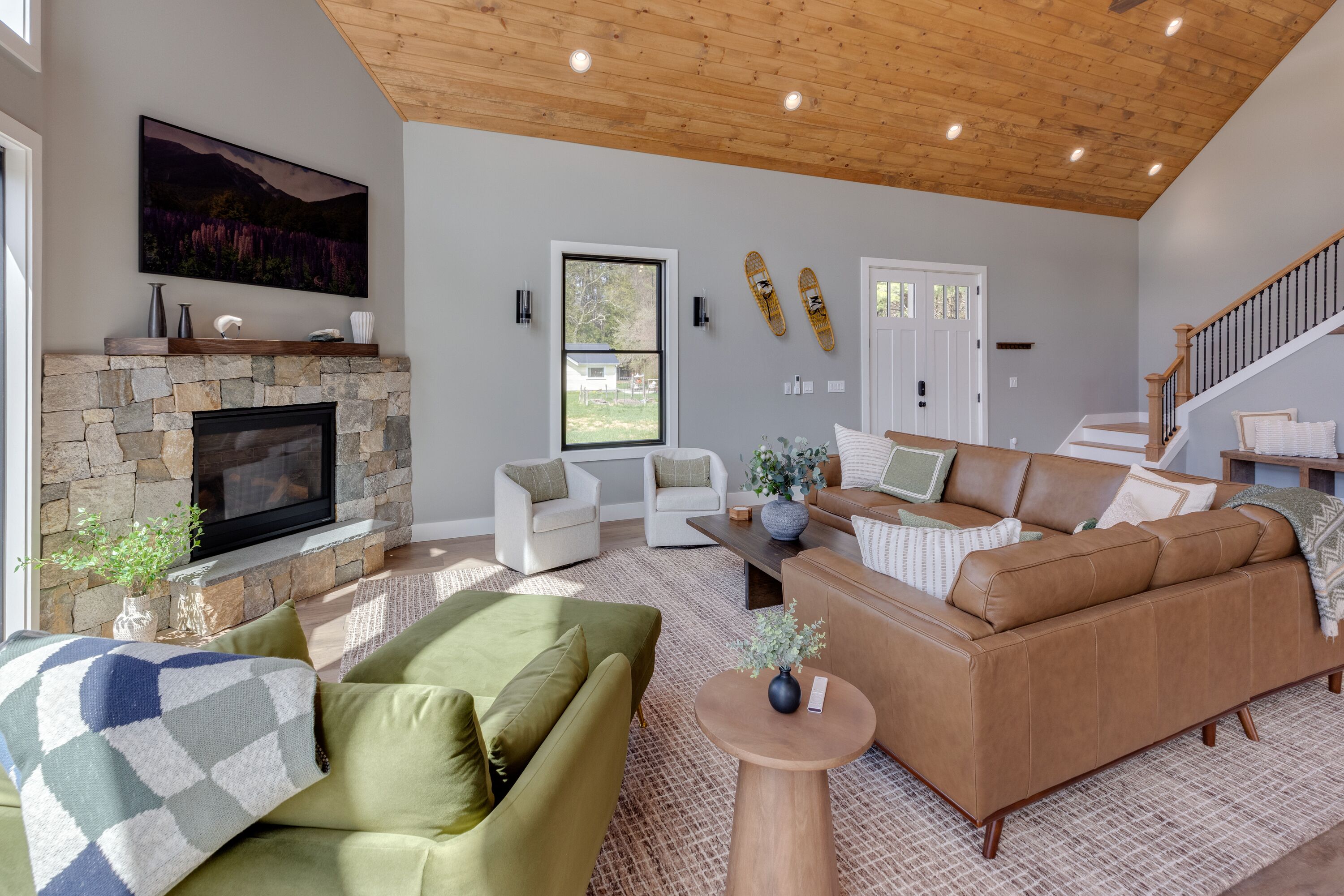 TV connectée, cheminée, baby-foot, table de tennis de table