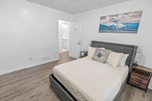 5 bedrooms, iron/ironing board, WiFi, bed sheets - 5BD/2BTH Home Near Hartsfield Jackson Airport (College Park)