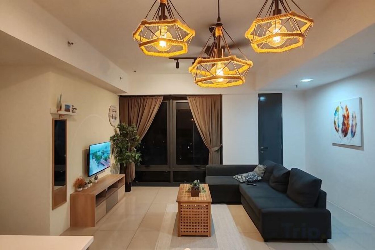 Living area | 21-inch Smart TV with digital channels