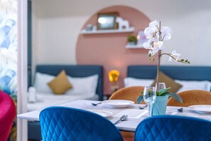 Appartement familial, 2 chambres, vue sur la ville | Salle Ă manger