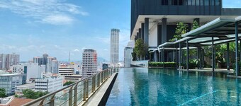 Tropicana 218 Macalister by YueLai Inn