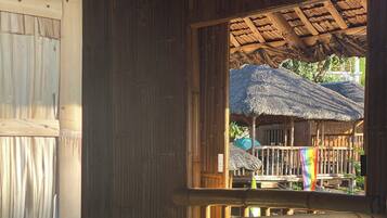 Dormitorio compartido básico, dormitorio mixto, vistas al mar | Wifi gratis y ropa de cama