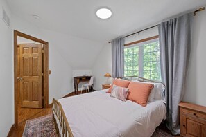 3 bedrooms, desk, free WiFi, bed sheets - WiFi & Hot Tub - Fels Haus RRG (Campton)