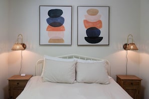 3 bedrooms, desk, free WiFi, bed sheets - Fels Haus- Hot Tub, WiFi, Gas Grill, located on Cliffview Resort (Campton)