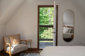 3 bedrooms, desk, free WiFi, bed sheets