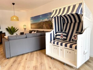 Televisie, een tafeltennistafel en een stereo