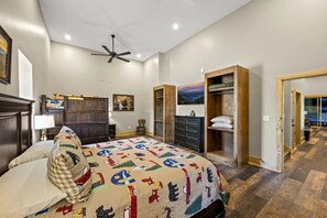 9 bedrooms, desk, iron/ironing board, free WiFi