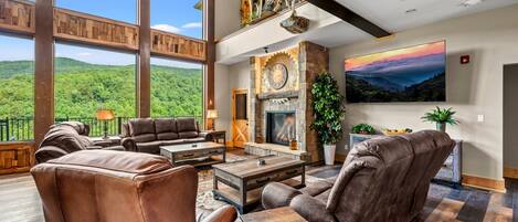 Smart TV, chimenea, futbolito, oficina