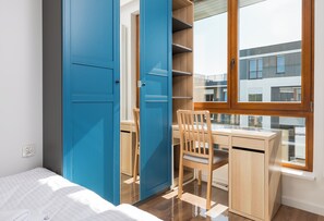1 habitación, tabla de planchar con plancha, wifi y ropa de cama 