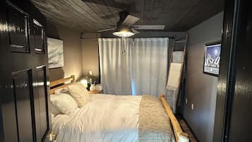 1 bedroom, travel crib, free WiFi, bed sheets