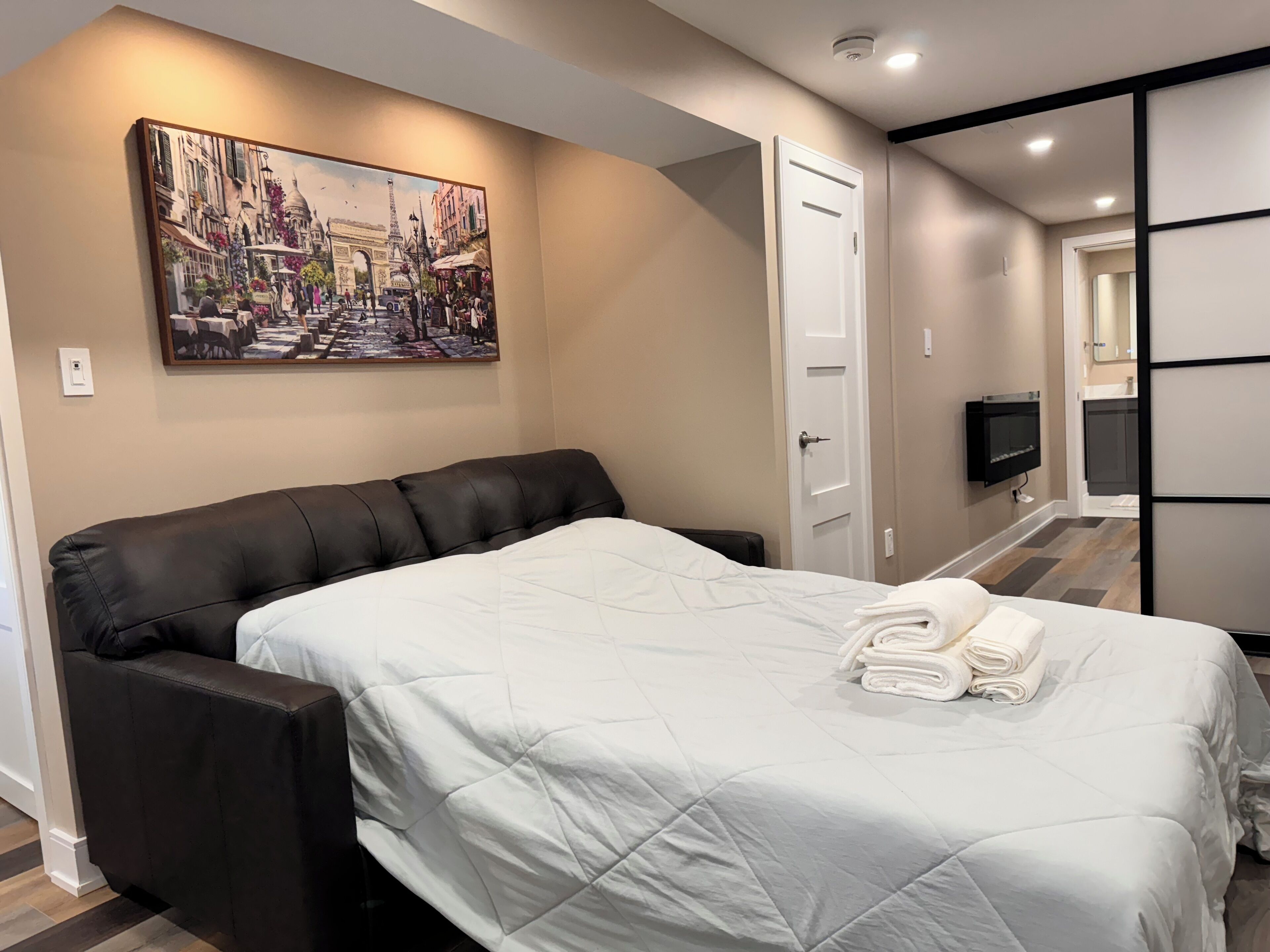 1 bedroom, desk, free WiFi, bed sheets