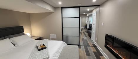 1 bedroom, desk, free WiFi, bed sheets