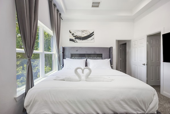 3 habitaciones, tabla de planchar con plancha, wifi y ropa de cama