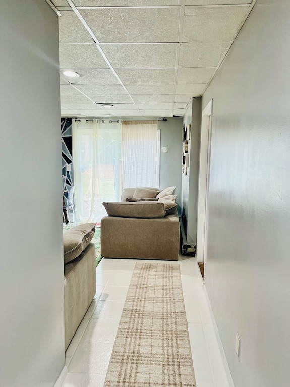 Serenity Haven: Cozy 2-bedroom Home With Spacious Living & Big Backyard - Medford, NY