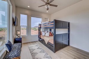 3 chambres, fer et planche à repasser, Wi-Fi gratuit, draps fournis